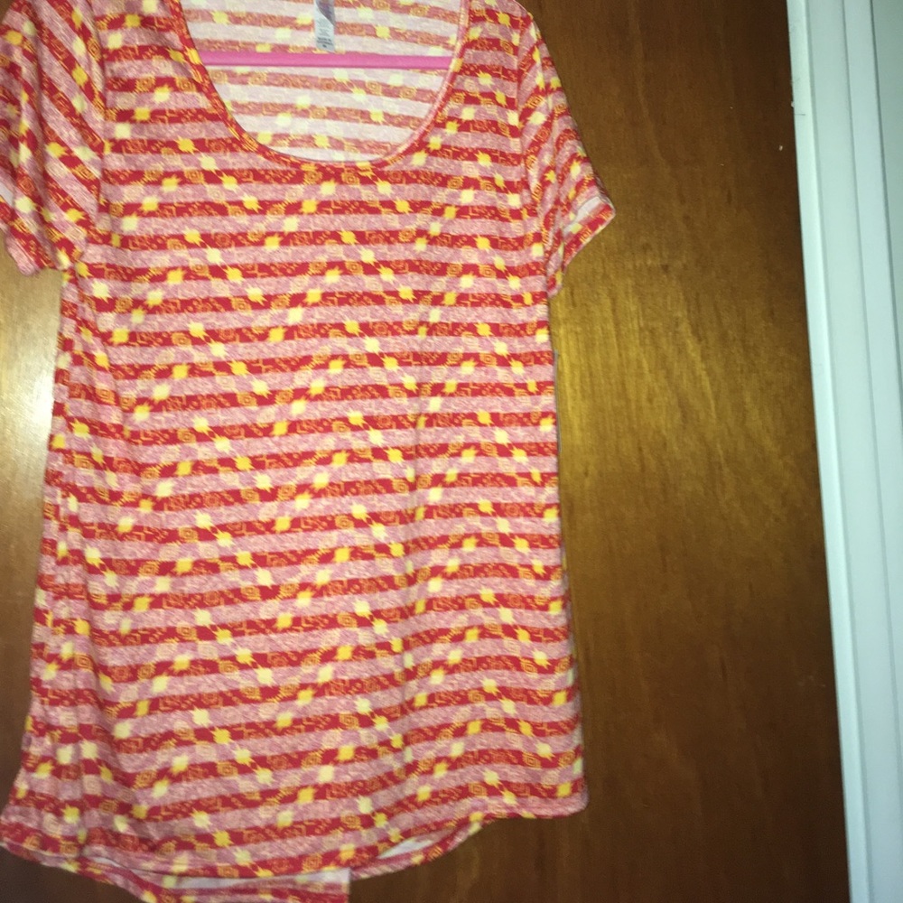 Red Lularoe Classic T